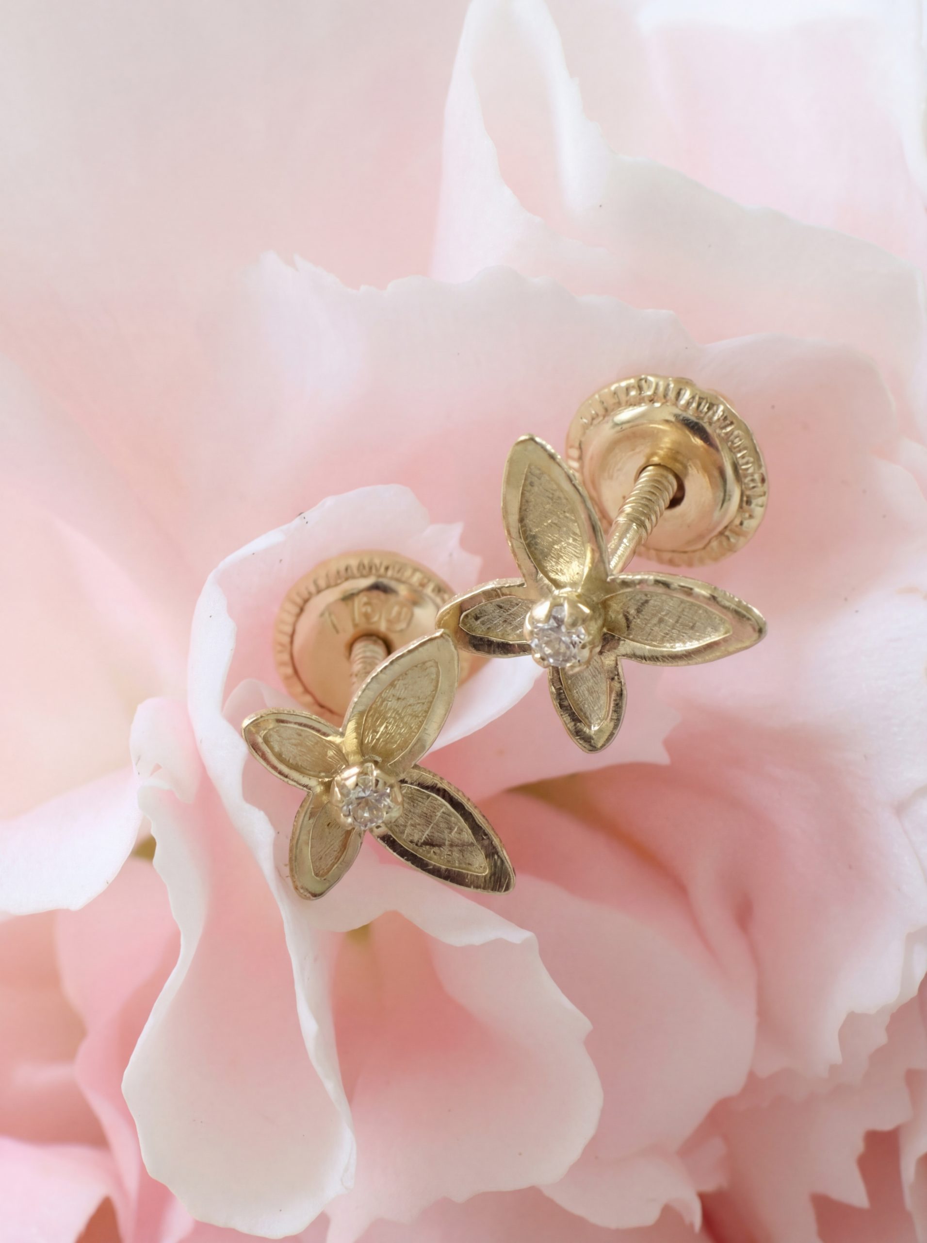 ¿Qué regala la madrina de bautizo?