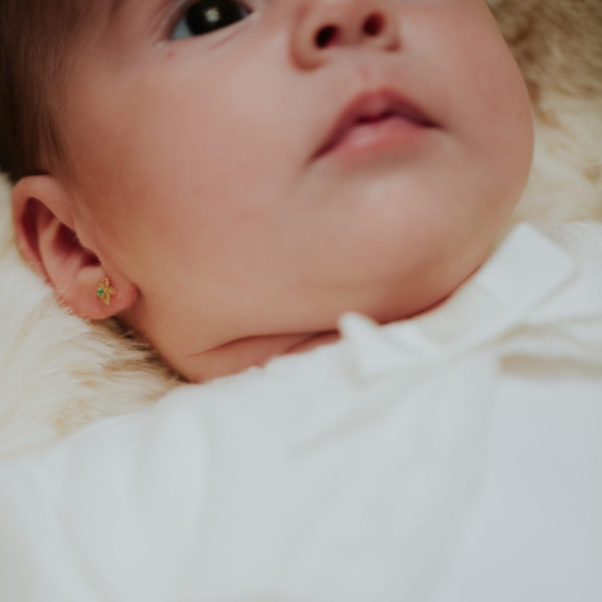 ¿Qué pendientes poner a un bebé recién nacido?